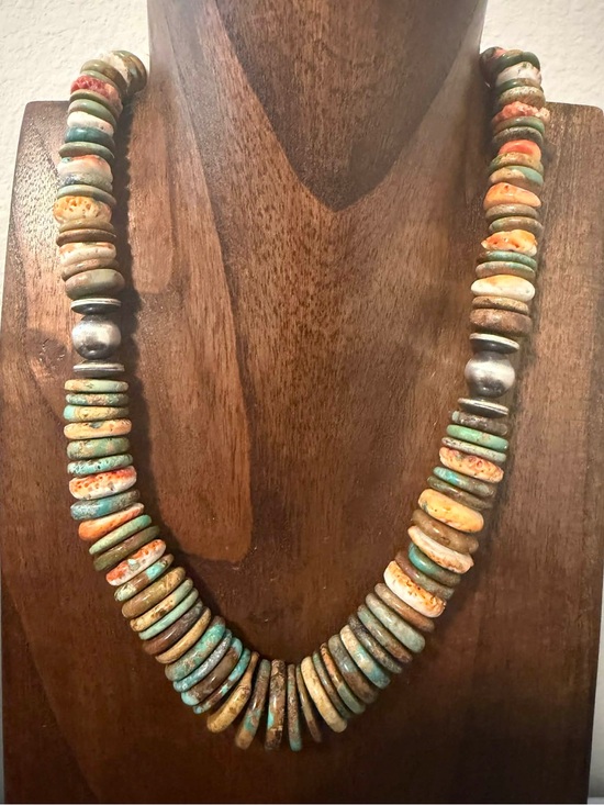 Jewelry - Sterling silver graduated green turquoise spiny oyster necklace